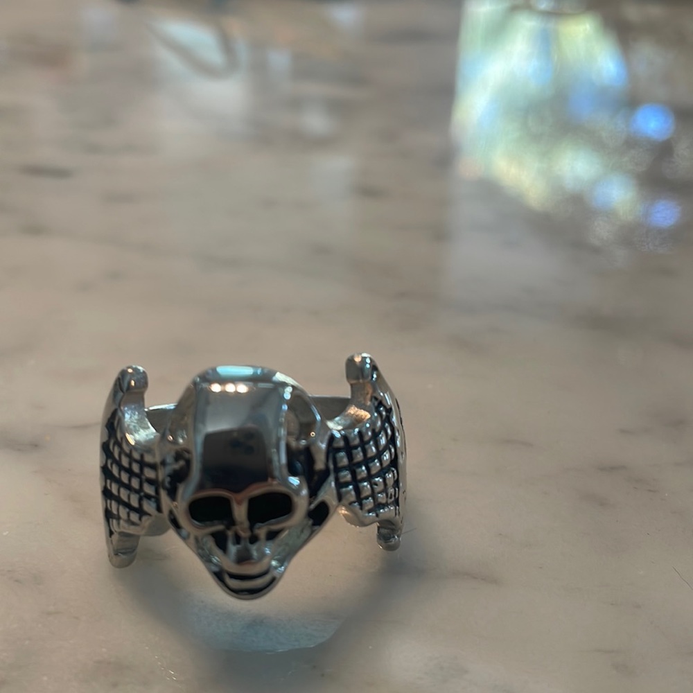 Large men’s skull ring